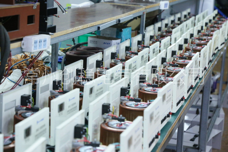 創(chuàng)穩(wěn)電氣、SVC-1000VA穩(wěn)壓器、寬域穩(wěn)壓、220V/110V雙電壓 創(chuàng)穩(wěn)電氣、SVC-1000VA穩(wěn)壓器、寬域穩(wěn)壓、220V/110V雙電壓